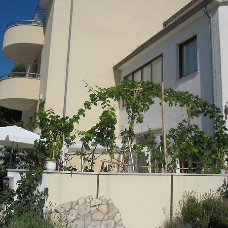 Apartments La Vita E Il Mare Pula Exteriör bild