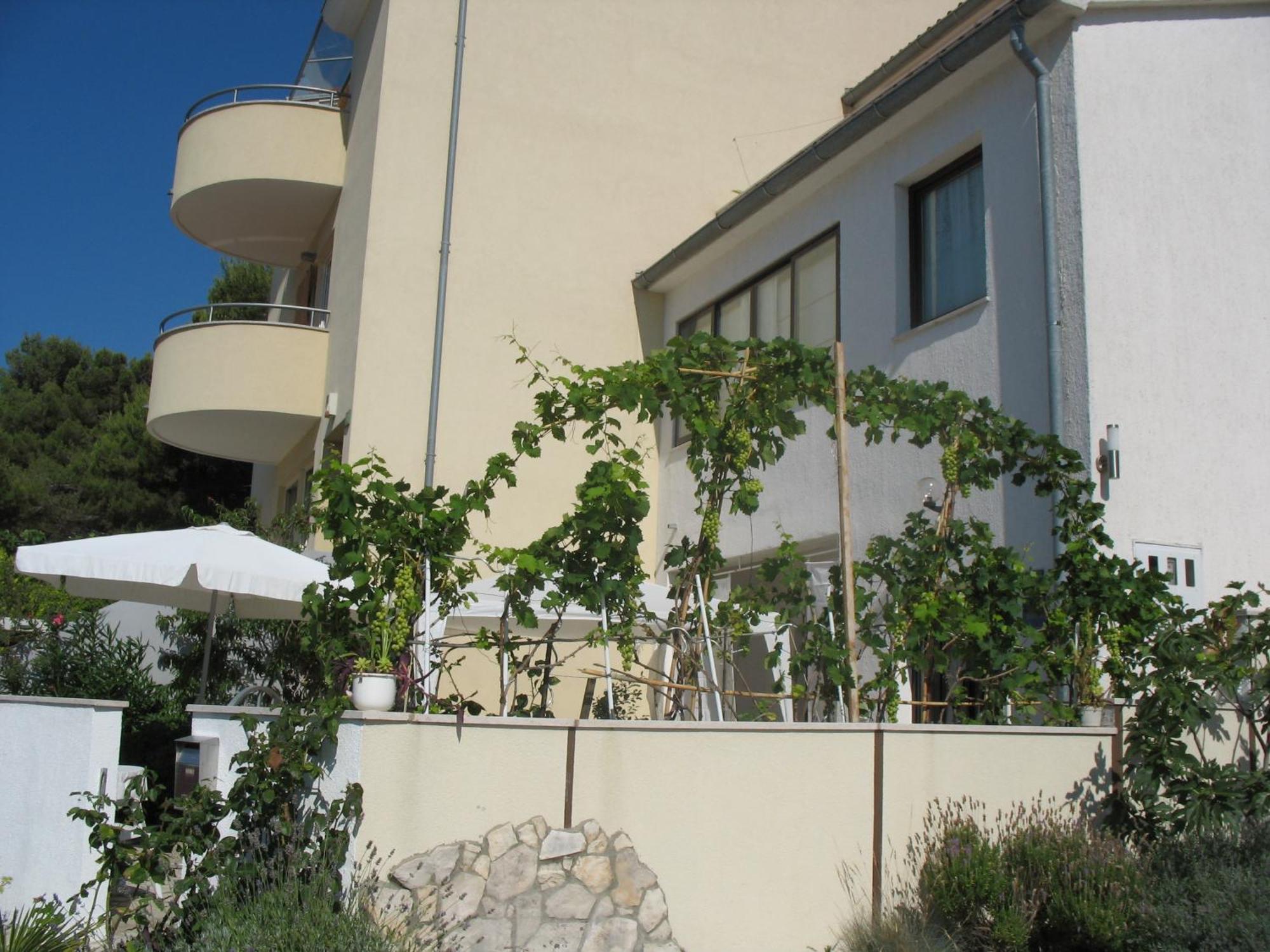 Apartments La Vita E Il Mare Pula Exteriör bild